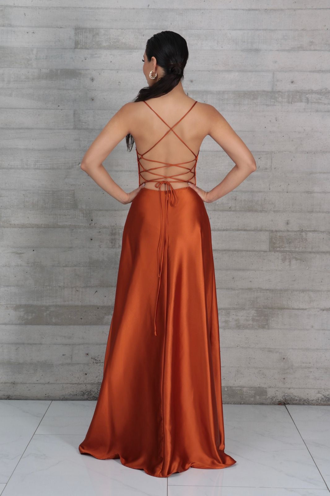 Vestido satén Dama Chevron