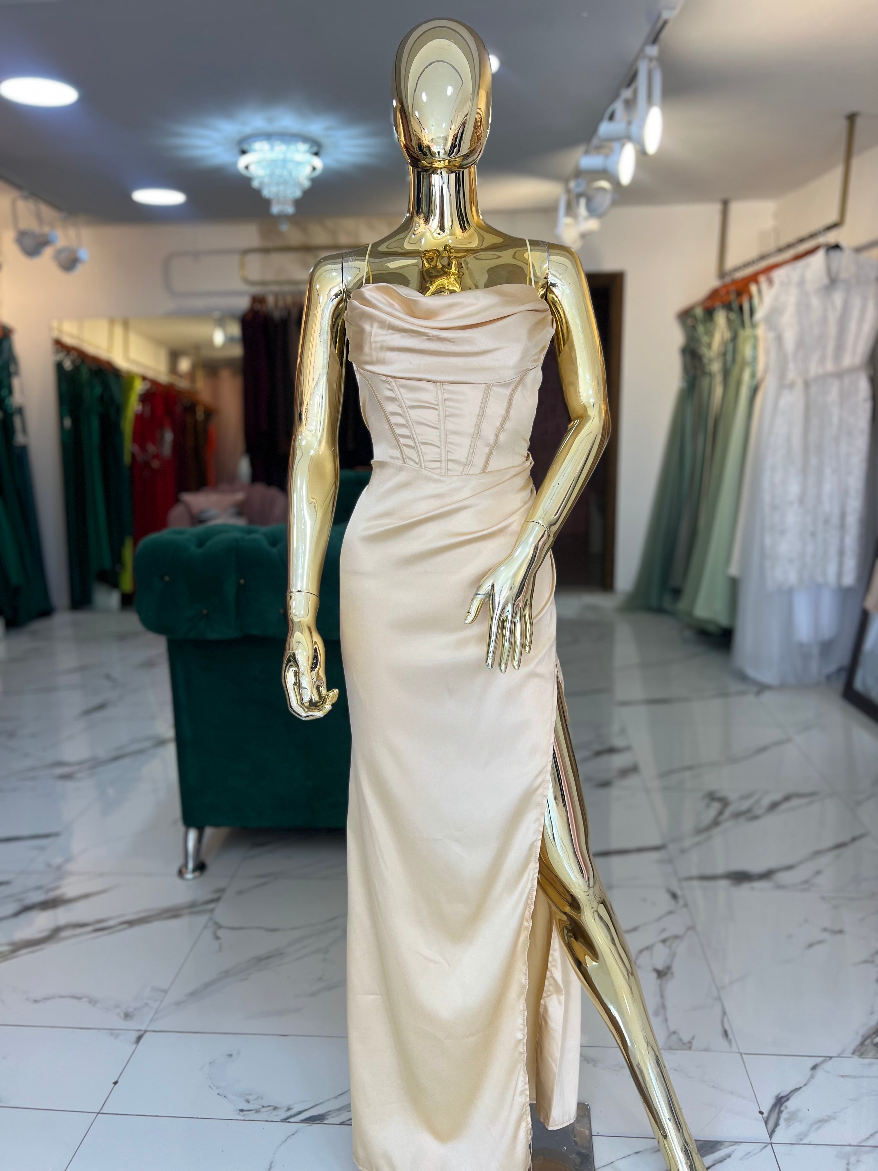 Vestido saten dorado tiras