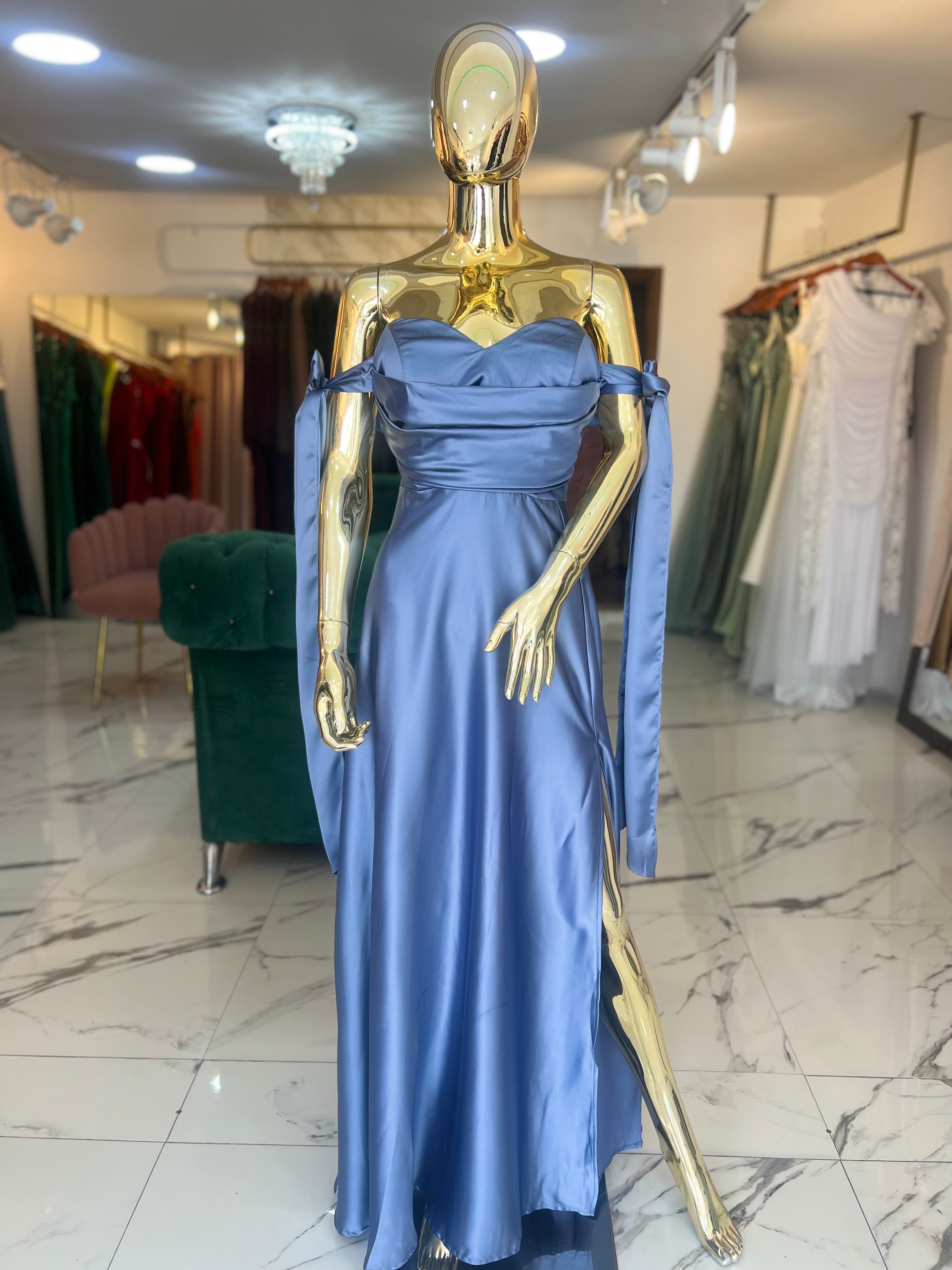 Vestido saten celeste curvy listones