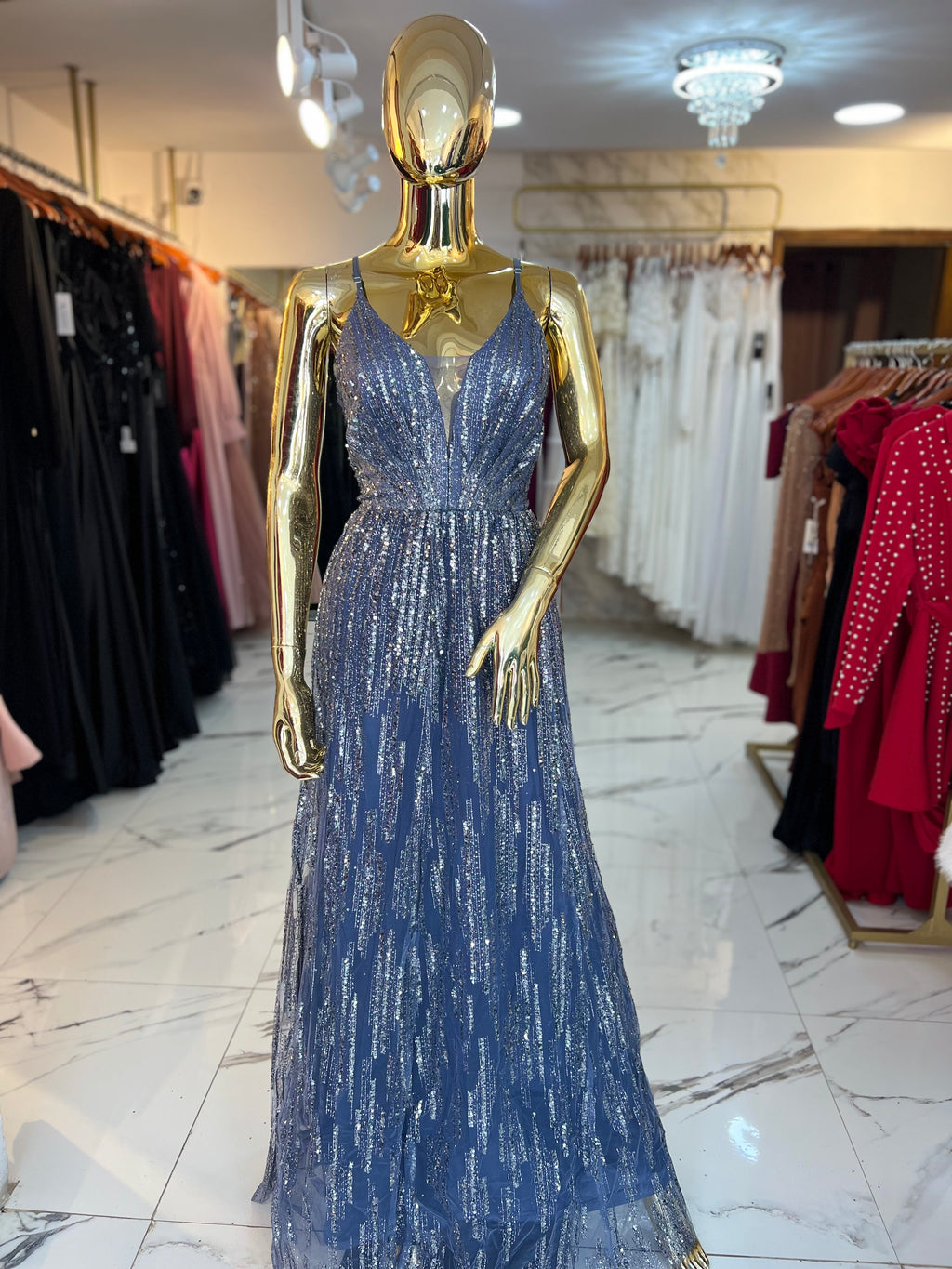 Vestido tirantes celeste brillos Cóctel