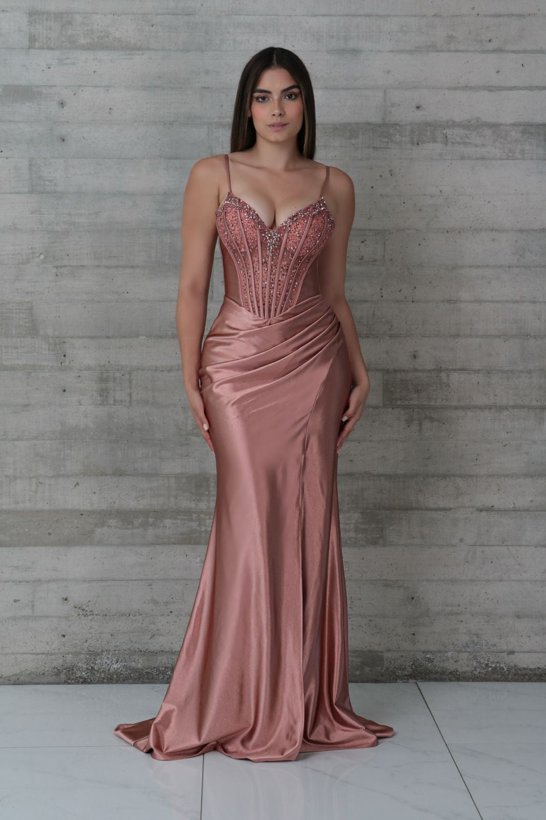 Vestido satén oro rosa Corsé cristales