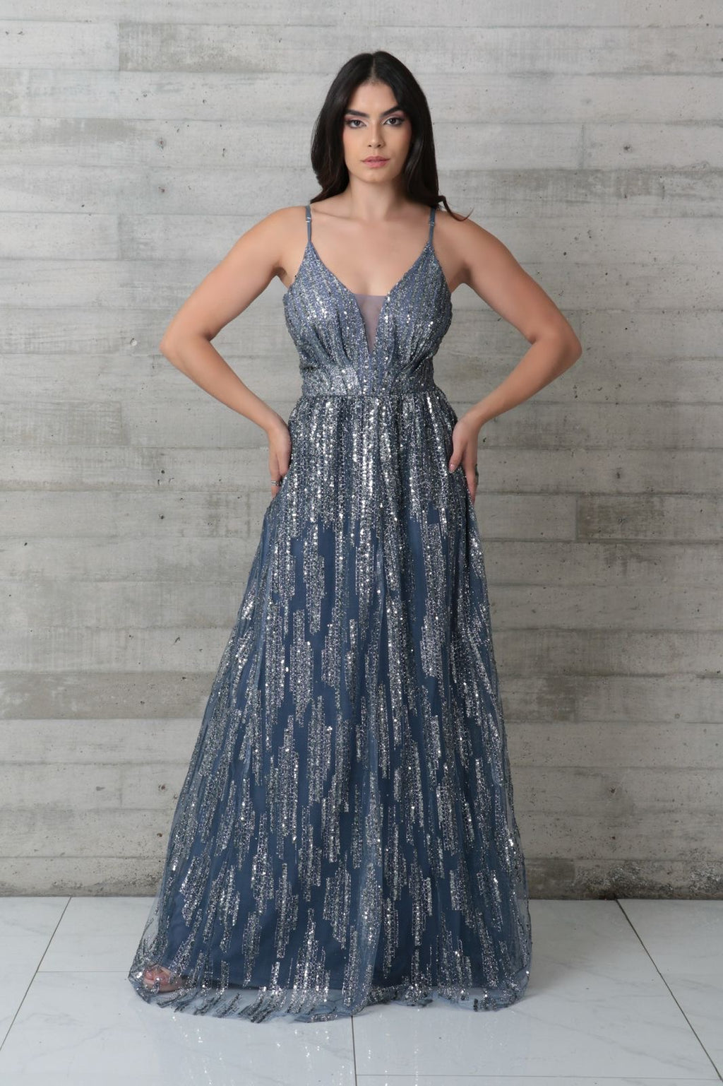 Vestido tirantes celeste brillos Cóctel