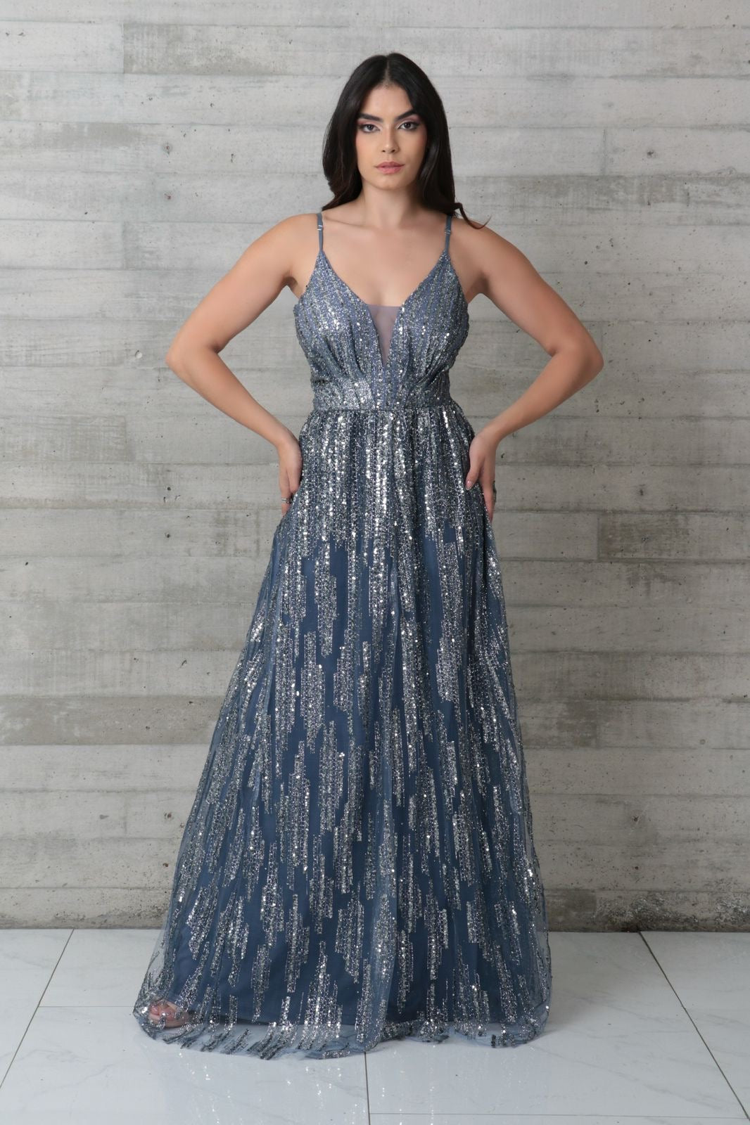 Vestido tirantes celeste brillos Cóctel