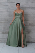 Vestido satén verde pistache cristales bust