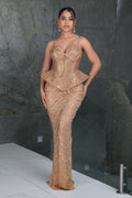 Vestido dorado estructura falda flecos de cristales