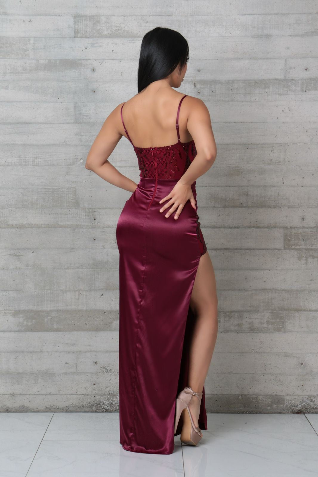 Vestido vino lentejuelas chicas abertura