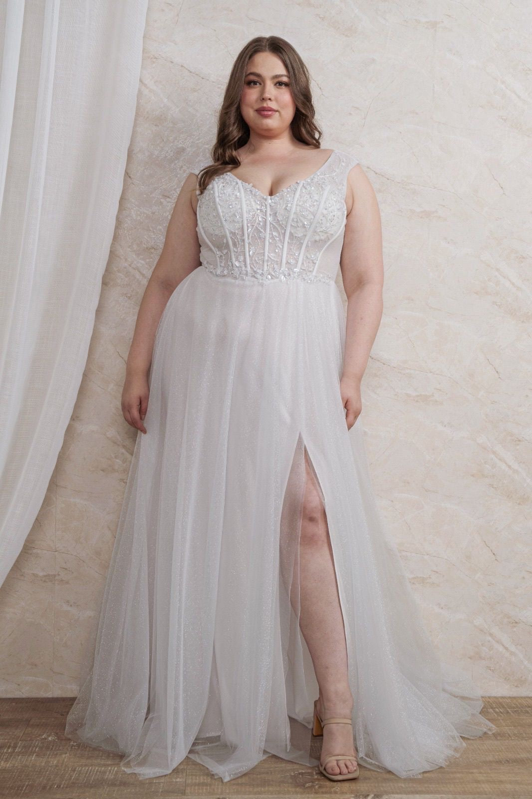 Vestido de novia Curvi apliques y brillos