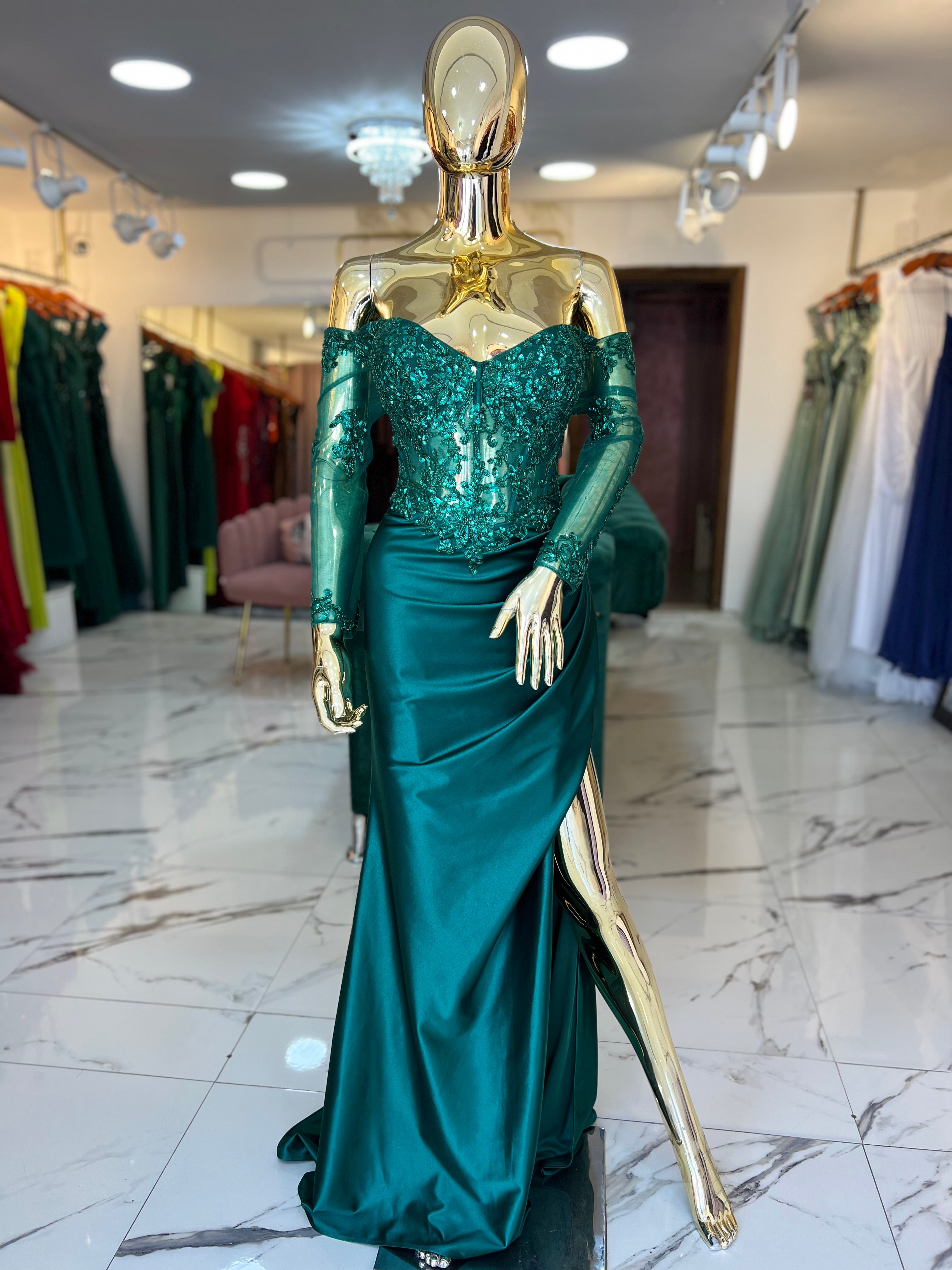 Vestido verde esmeralda manga larga apliques de pedrería cóctel