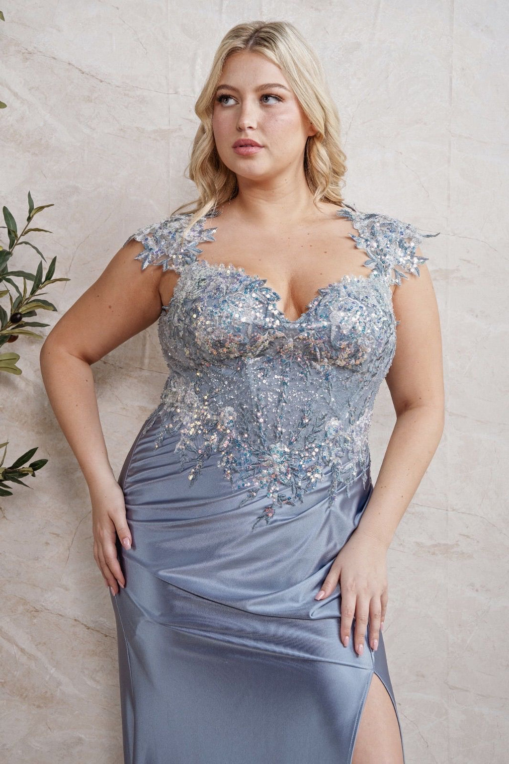 Vestido celeste apliques Curvi