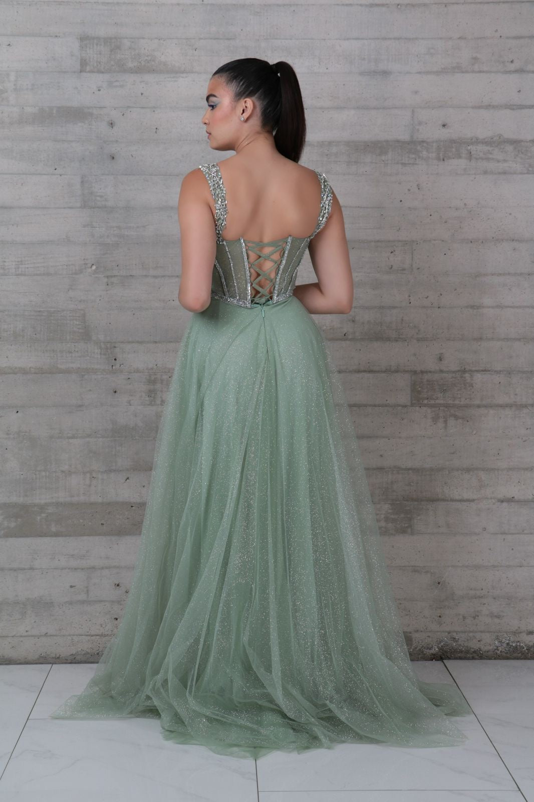 Vestido verde menta corte princesa