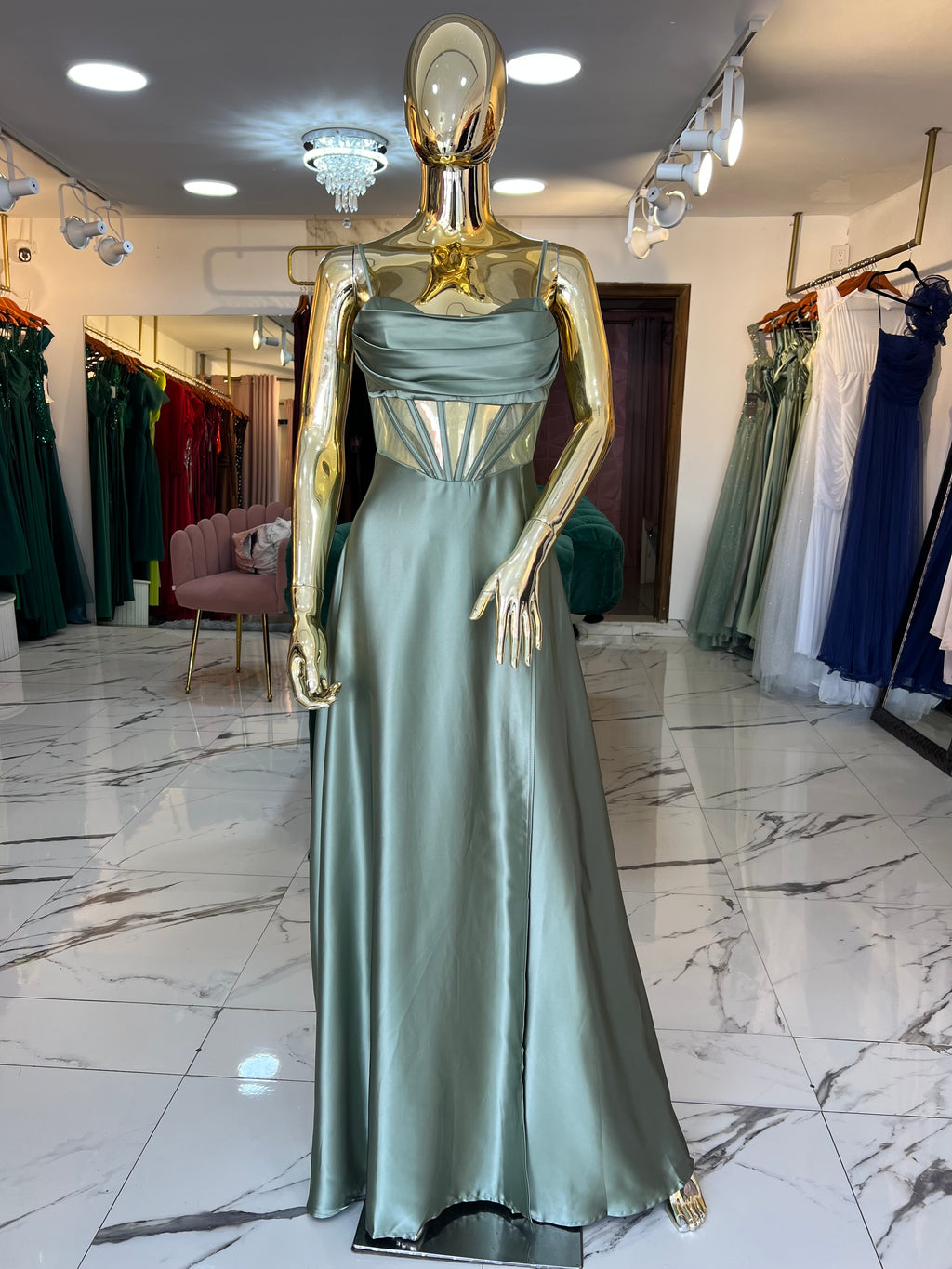 Vestido Verde pistache, Corsé traslúcido tirantes