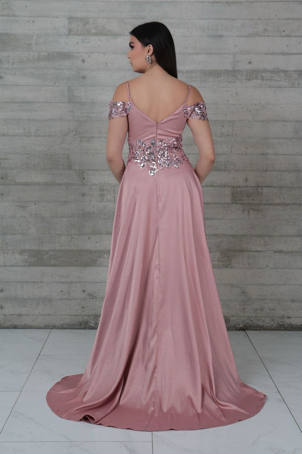 Vestido satinado rosa apliqué lentejuelas