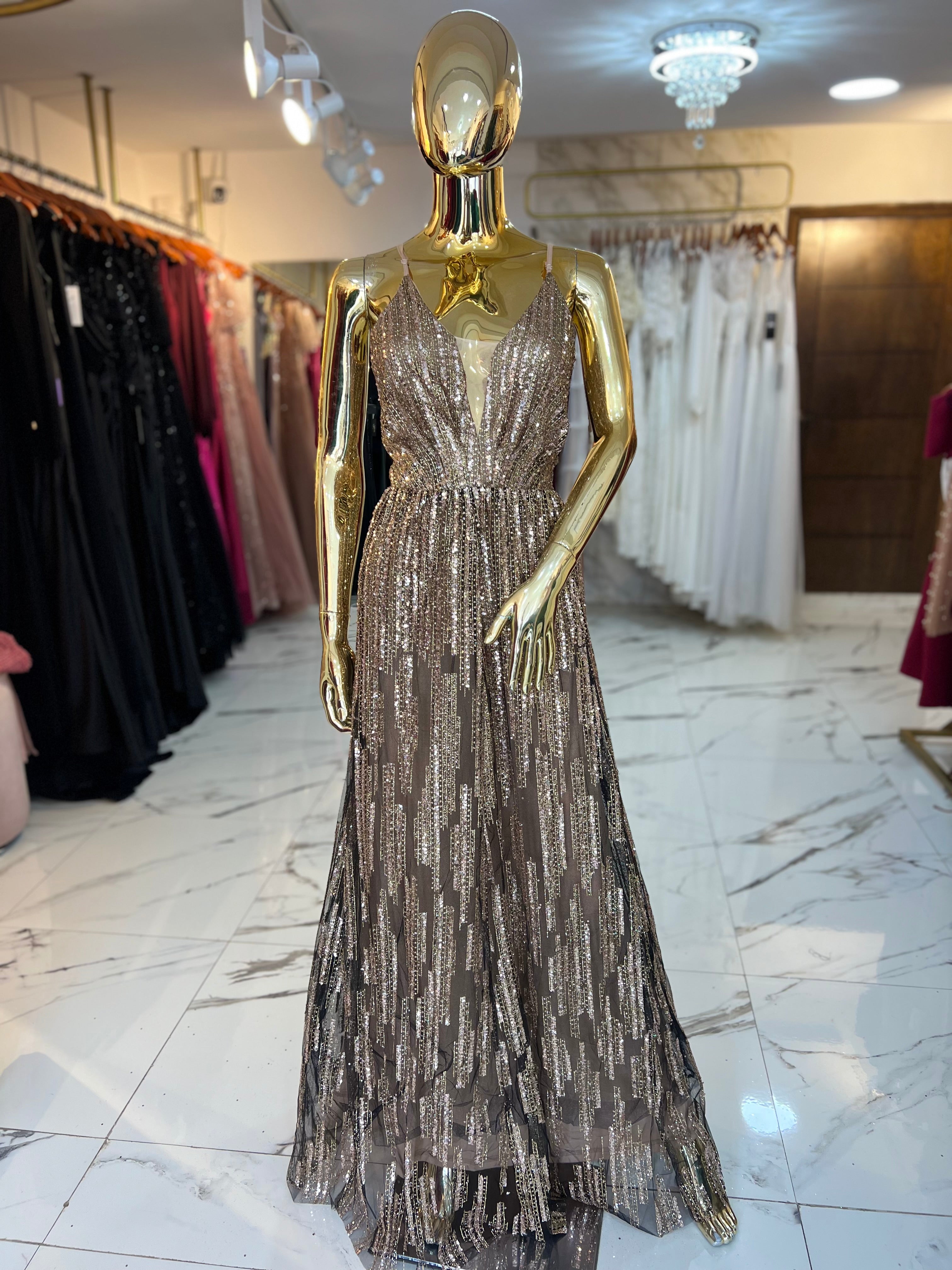 vestido tirantes negro lentejuelas doradas brillos Cóctel