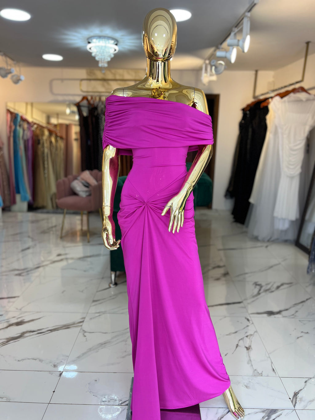 Vestido fucsia licra drapeado ￼
