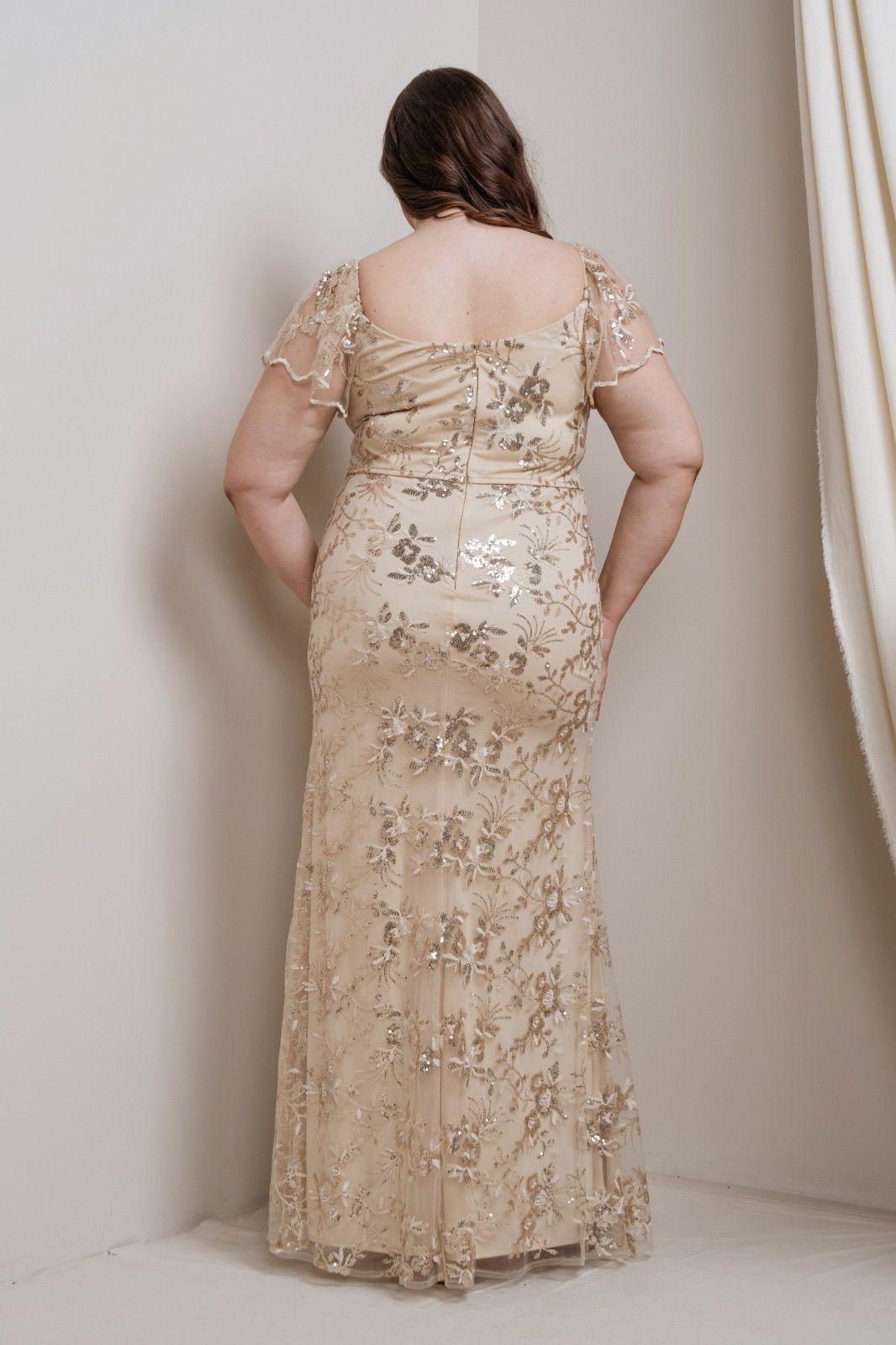 Vestido apliques dorados Curvi