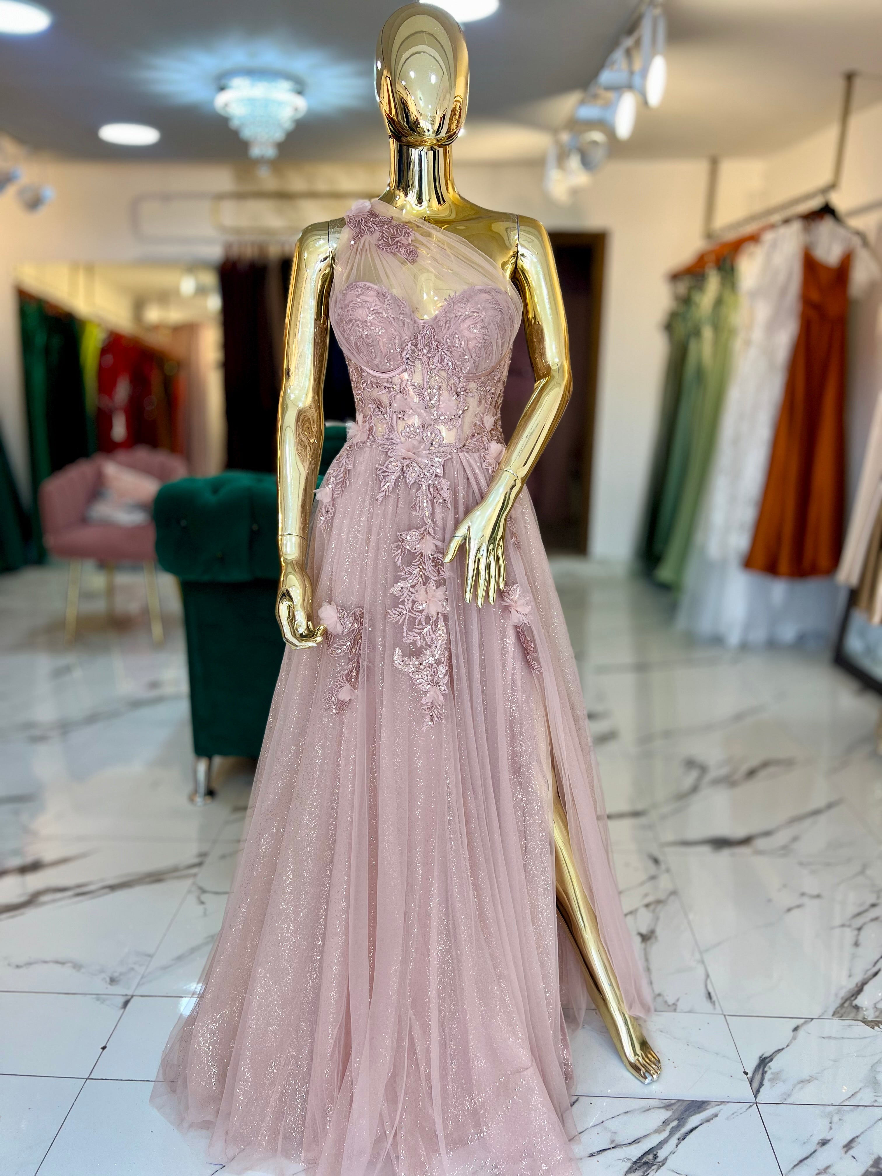 Vestido rosa Palo tul a un hombro bordado 3D