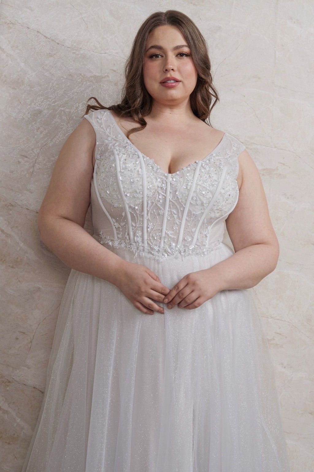 Vestido de novia Curvi apliques y brillos