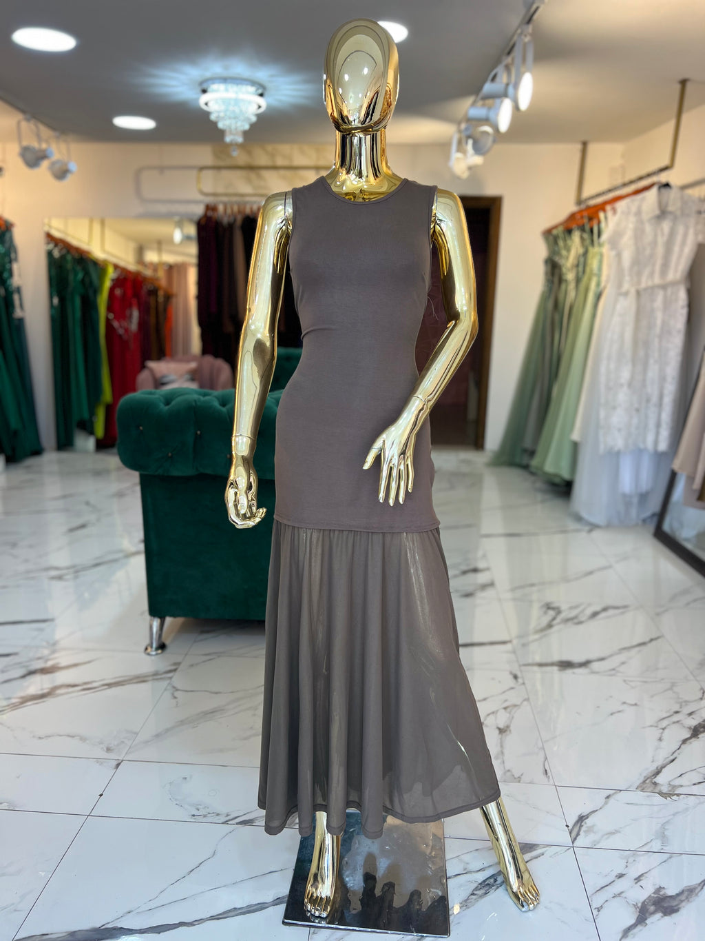 Vestido cafe punto tul inferior