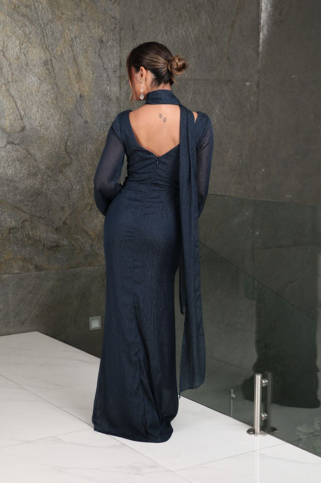Vestido azul marino Shimmer, mascada