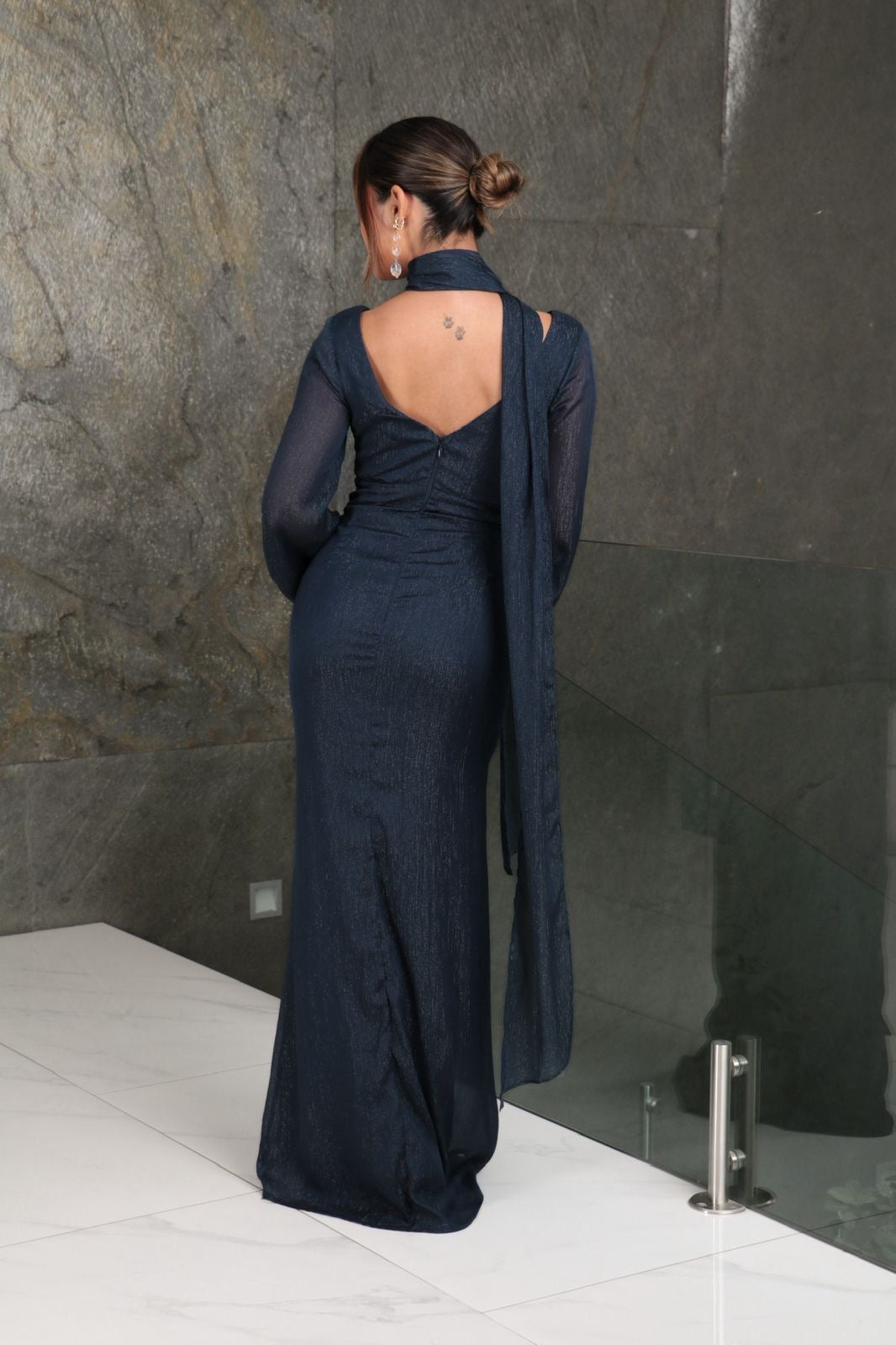 Vestido azul marino Shimmer, mascada