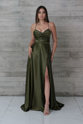 Vestido satén verde olivo cintas