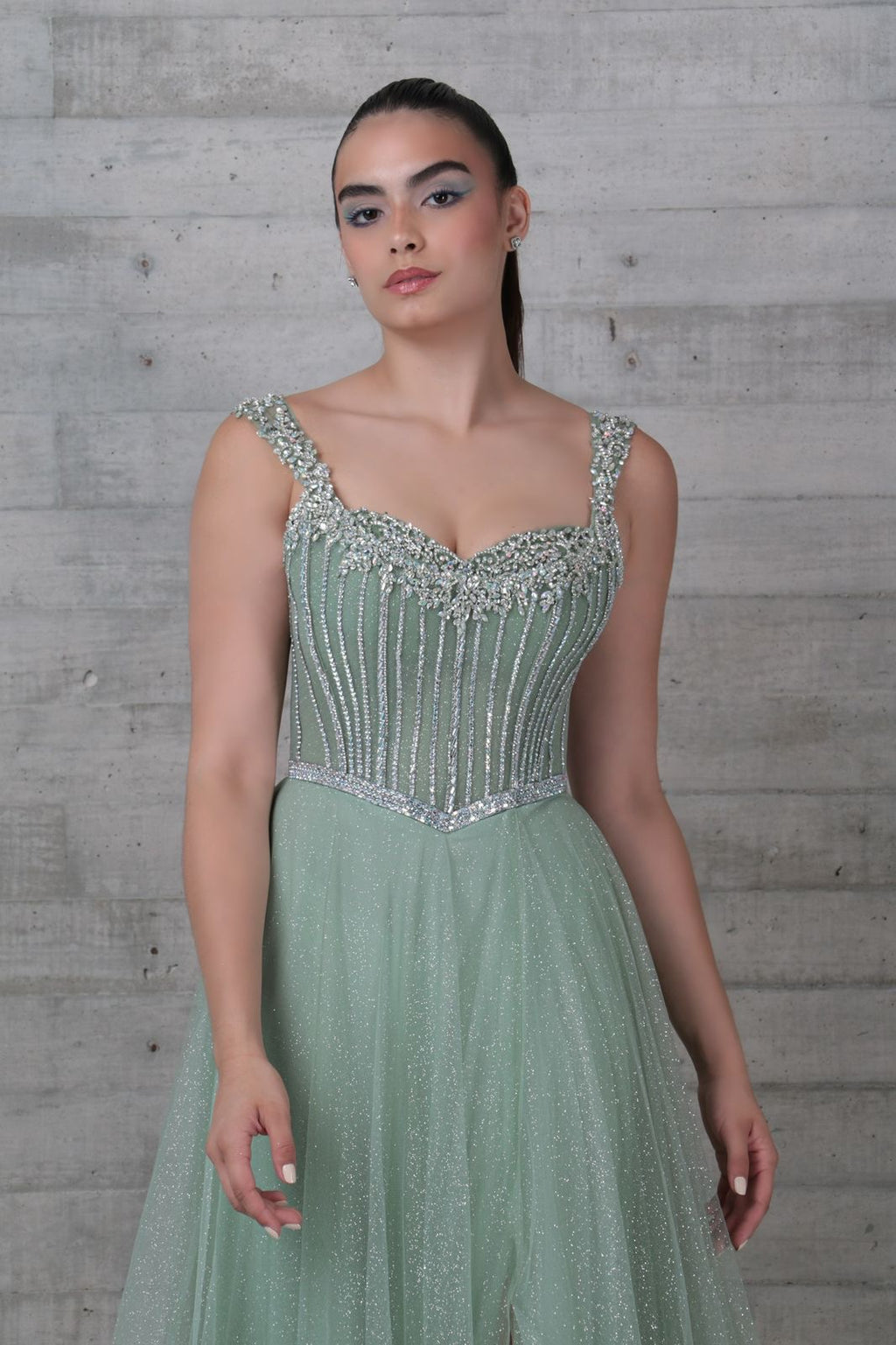 Vestido verde menta corte princesa