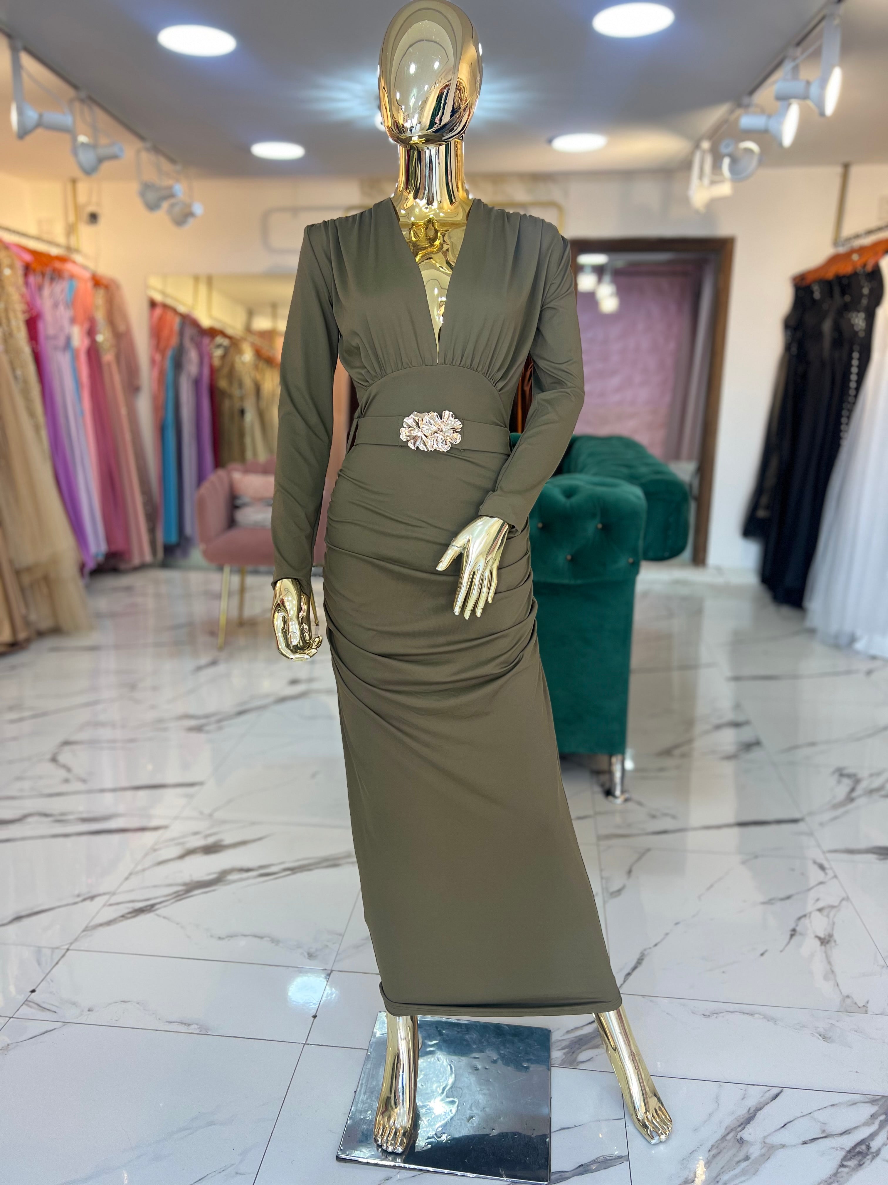 Vestido Stretch Verde olivo cinto placa dorada ￼