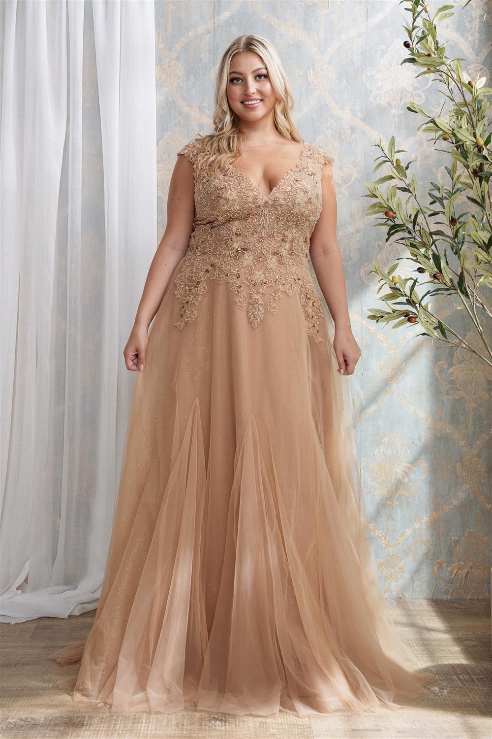Vestido tul beige Curvi bordado de pedrería