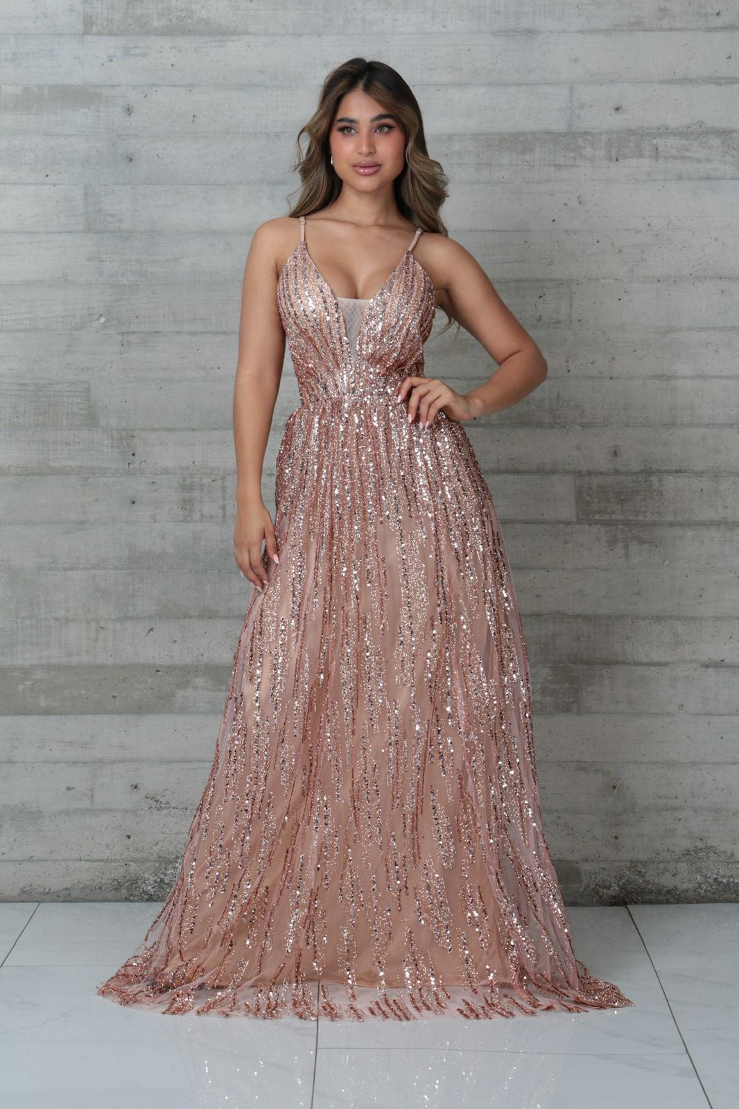 Vestido tirantes oro rosa brillos Cóctel