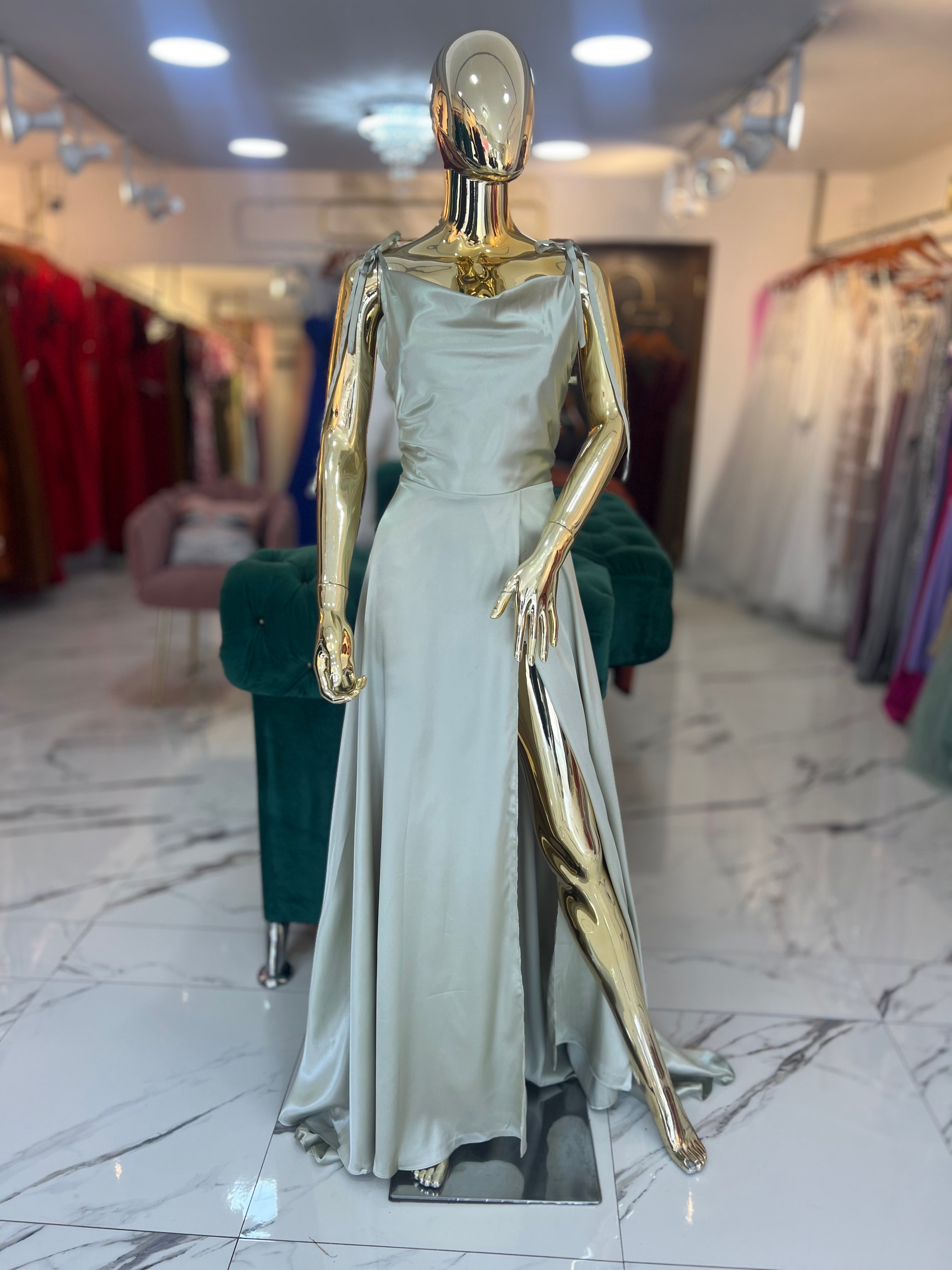 Vestido satén verde menta listones