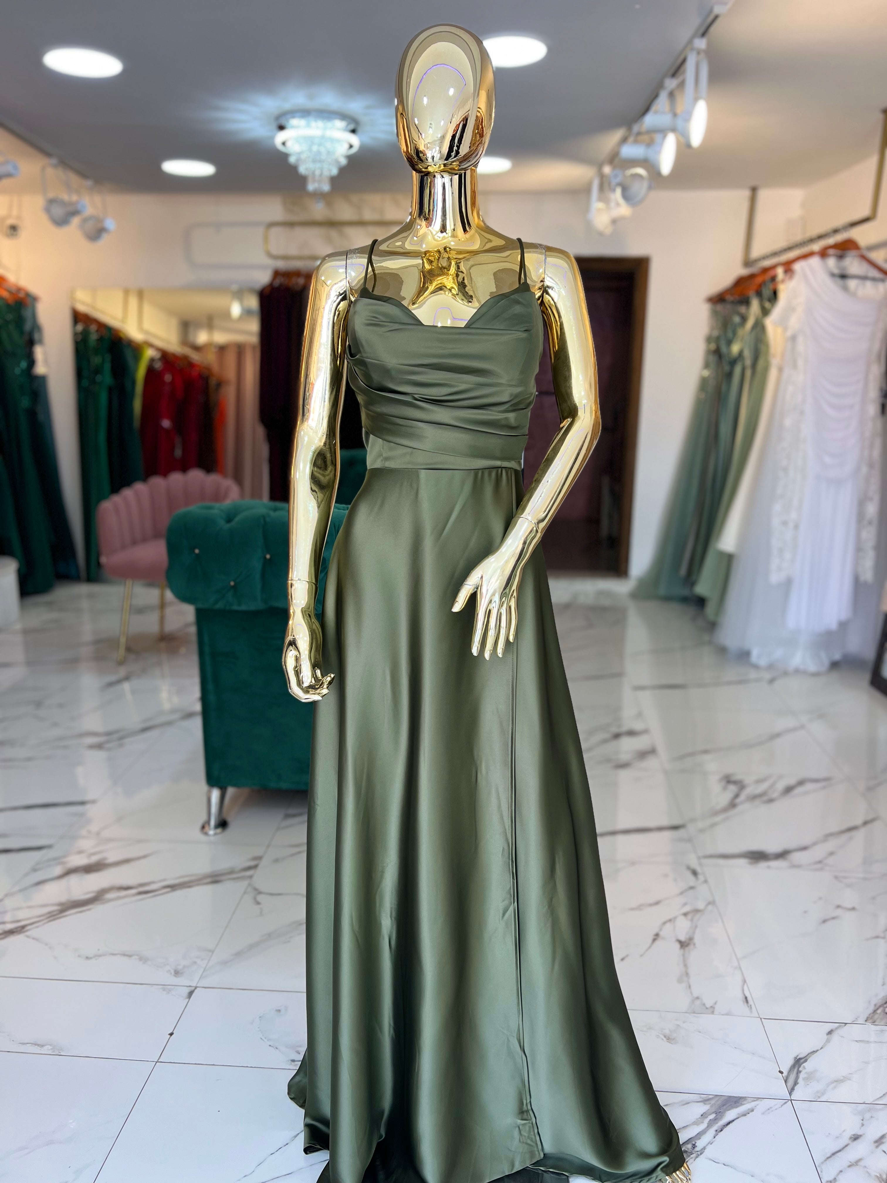 Vestido satén verde olivo cintas