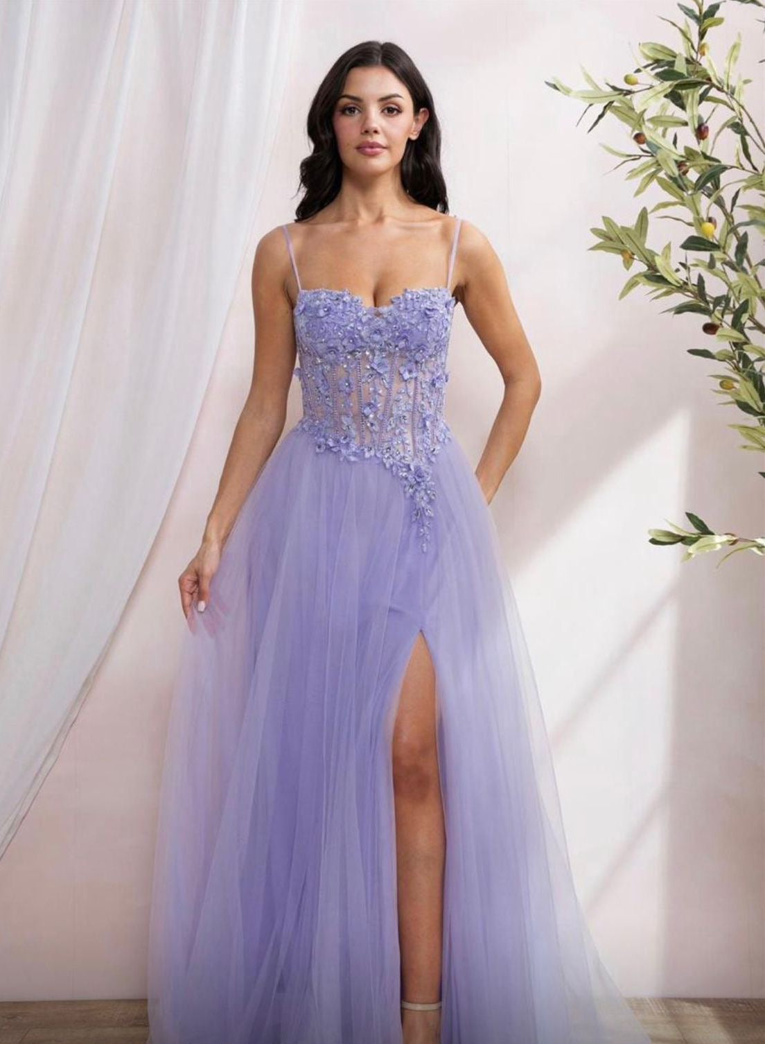 Vestido Tul lila bordado premium