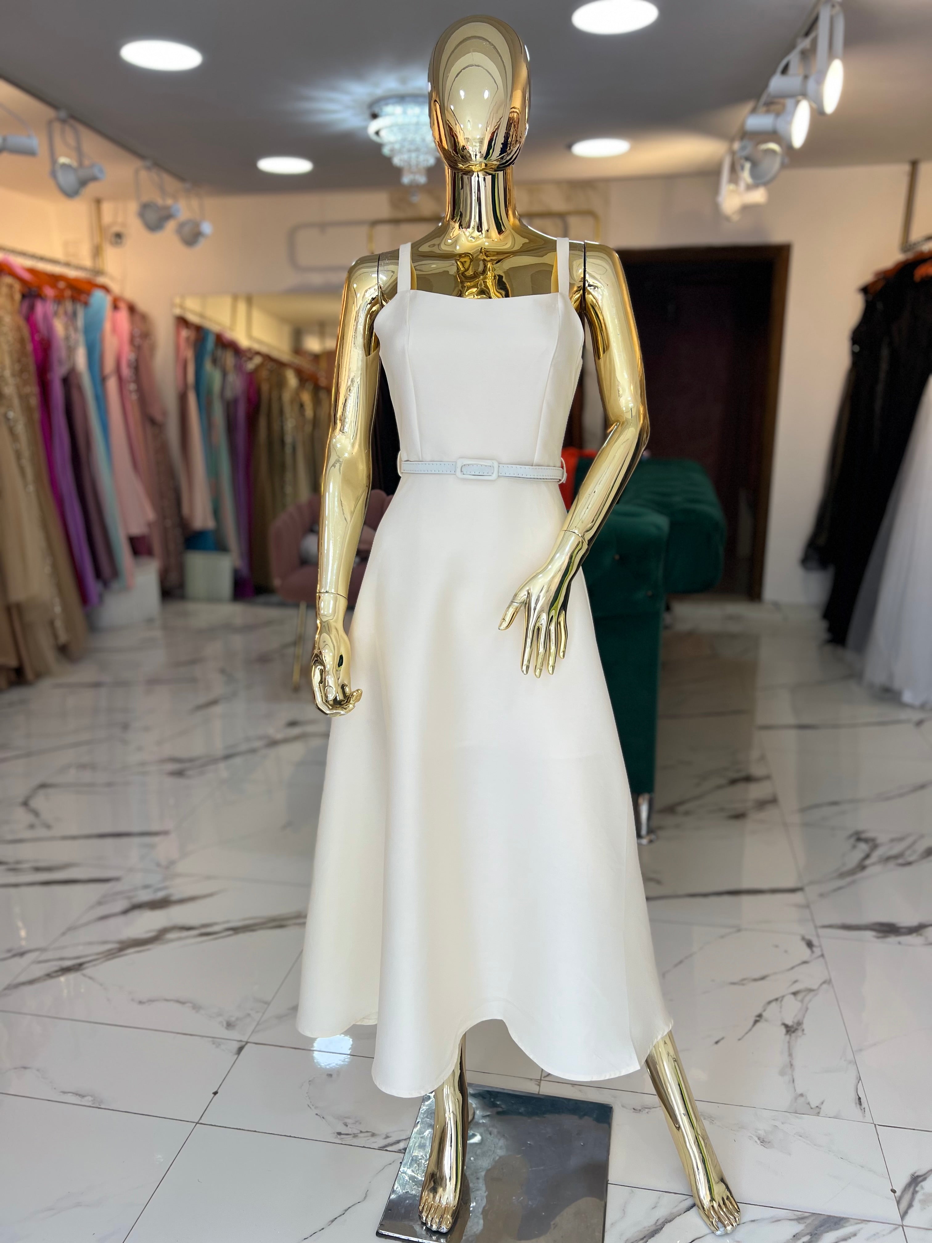 Vestido color perla corte A
