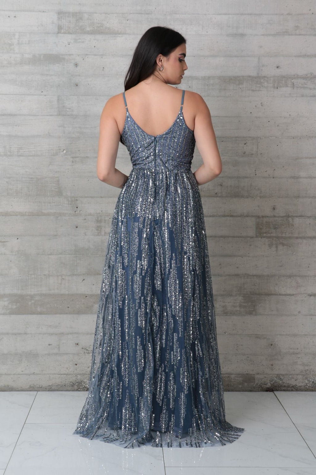 Vestido tirantes celeste brillos Cóctel