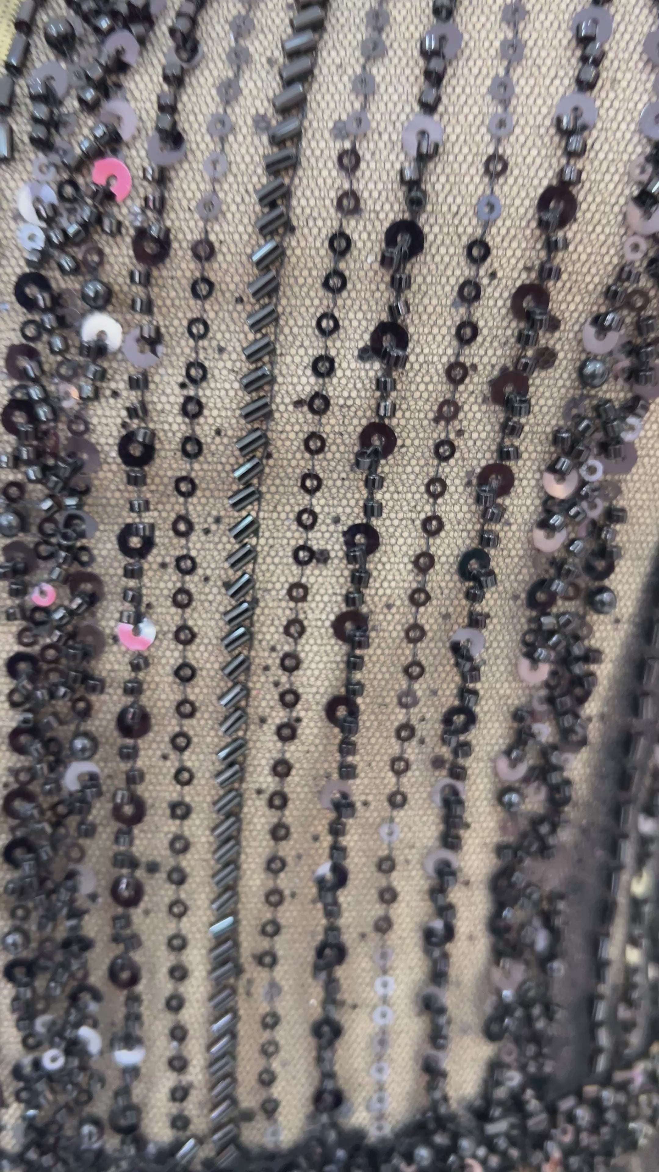 Vestido capas Tul negro pedrería